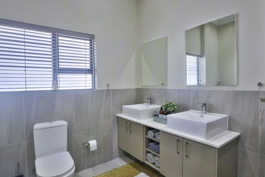 To Let 4 Bedroom Property for Rent in The Coves North West